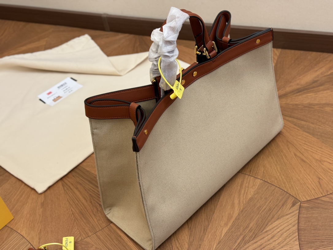 Fen fendi peekabo tote bag size :41*29 cm - Top Club