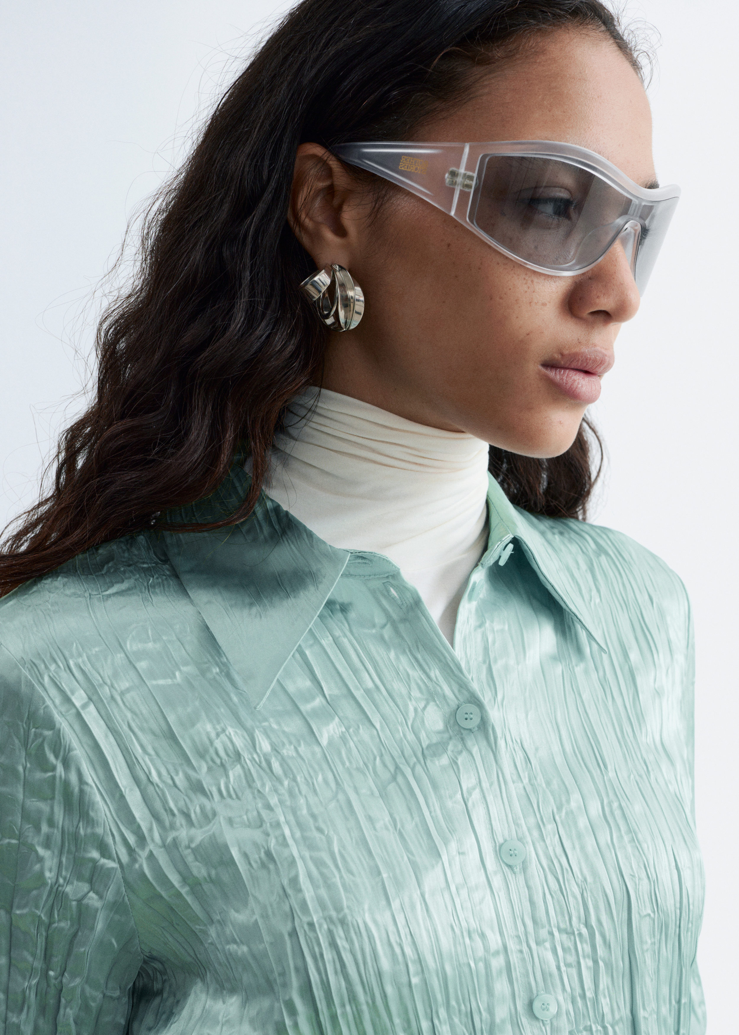 & Other Stories BOLD OVAL FRAME SUNGLASSES