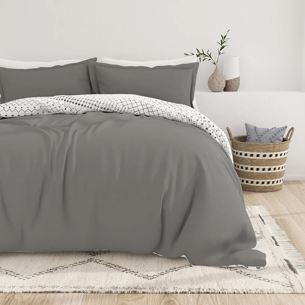 Etched Gate Pattern 3-Piece Reversible Duvet Cover Set (Sale)