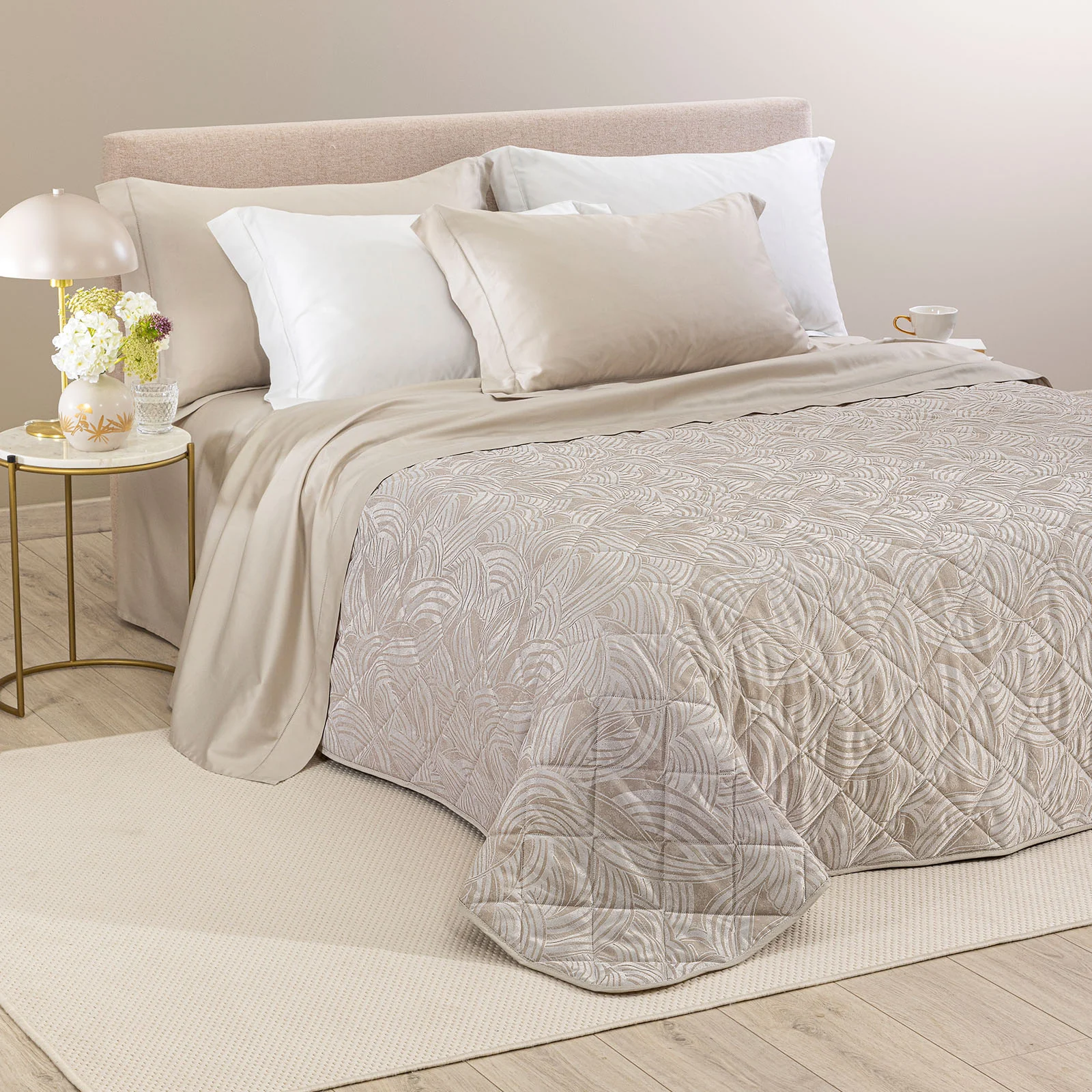 Copriletto Trapuntato In Raso Jacquard Apollo Matrimoniale Naturale Dreaming
