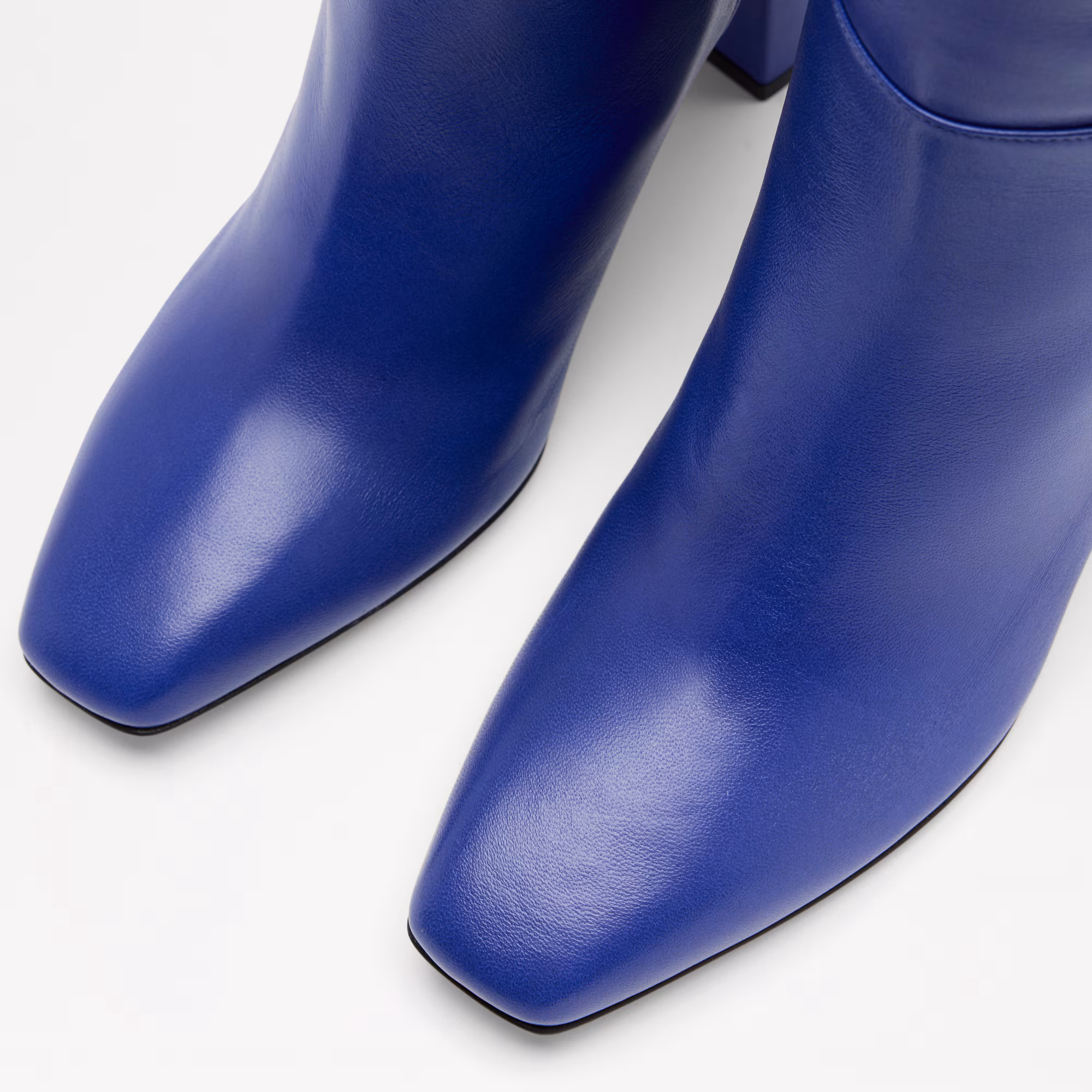 MiddlewoodKnee High Heeled Boot