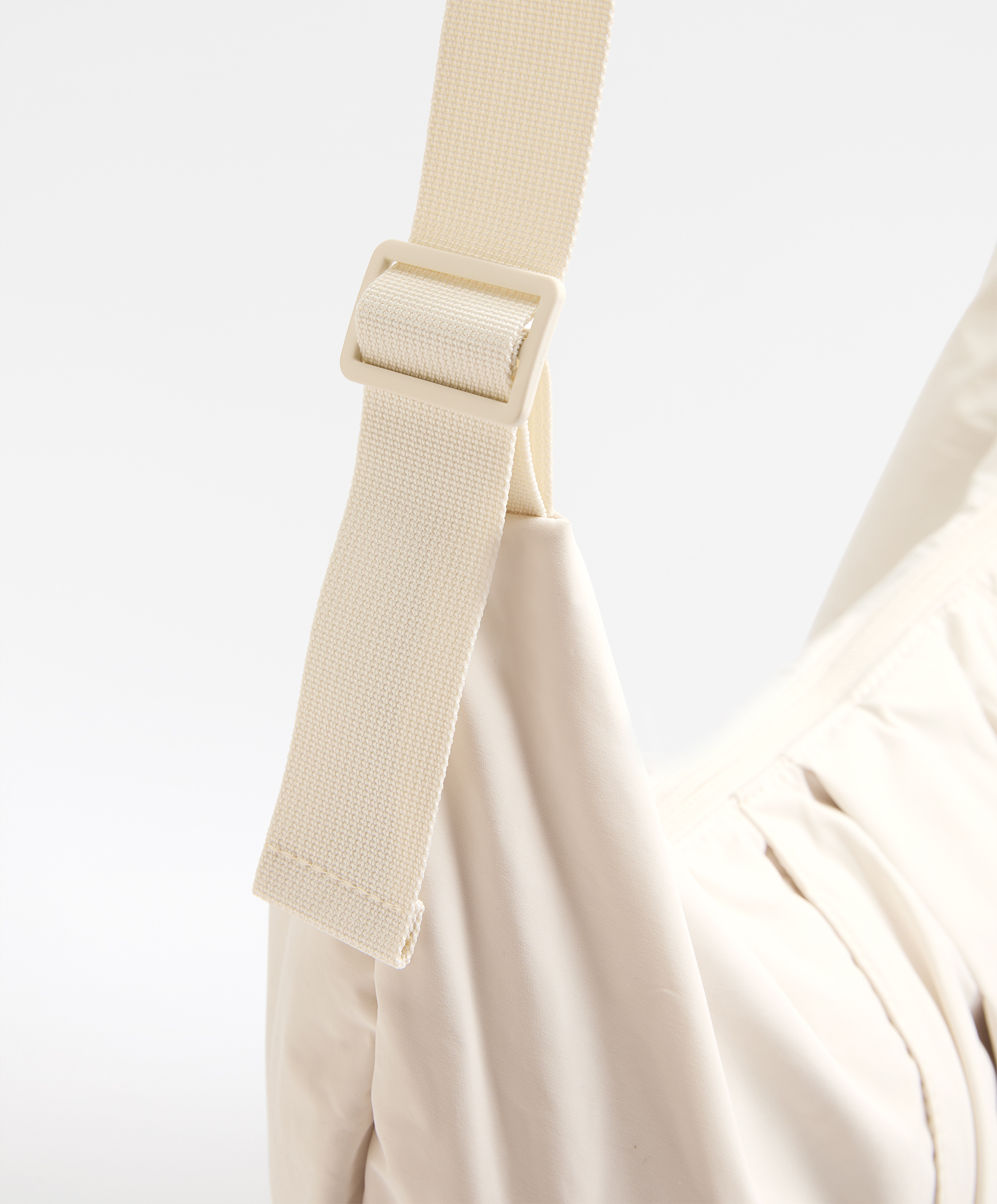 OYSHO Oval messenger bag