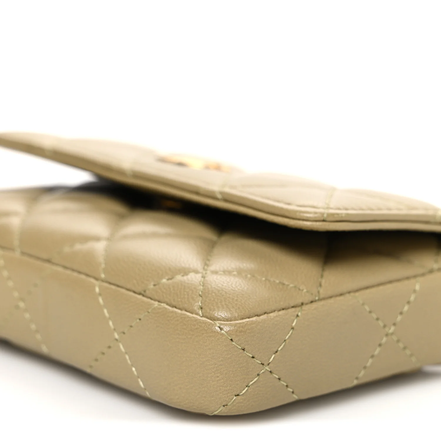 Lambskin Enamel Quilted Coco Hearts Clutch With Chain Light Green - Top Club