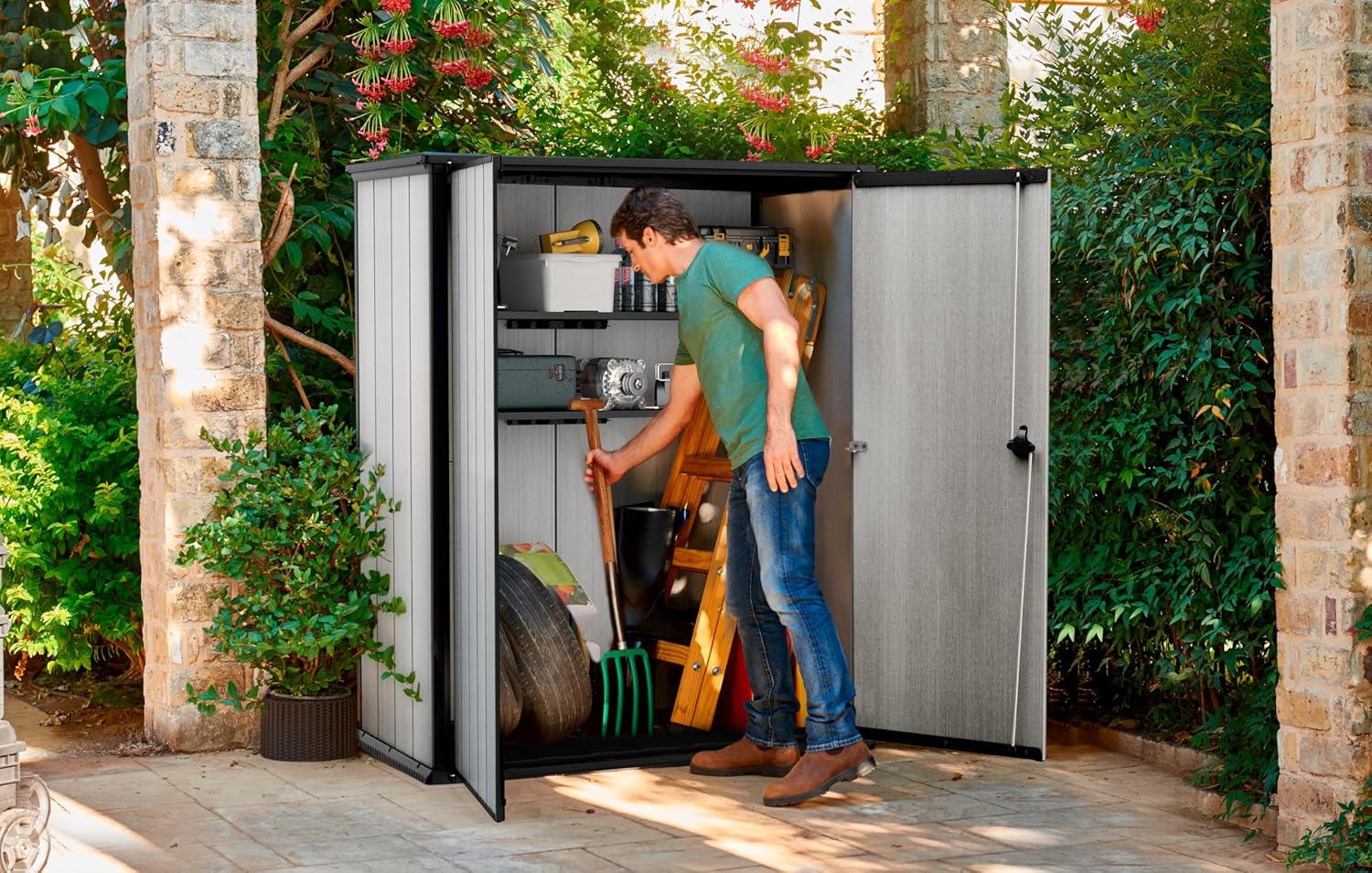 Keter Armadio Porta Attrezzi da Esterno High Store Plus, ideale per il giardino, 140x73,6x170,4H cm, 1400L