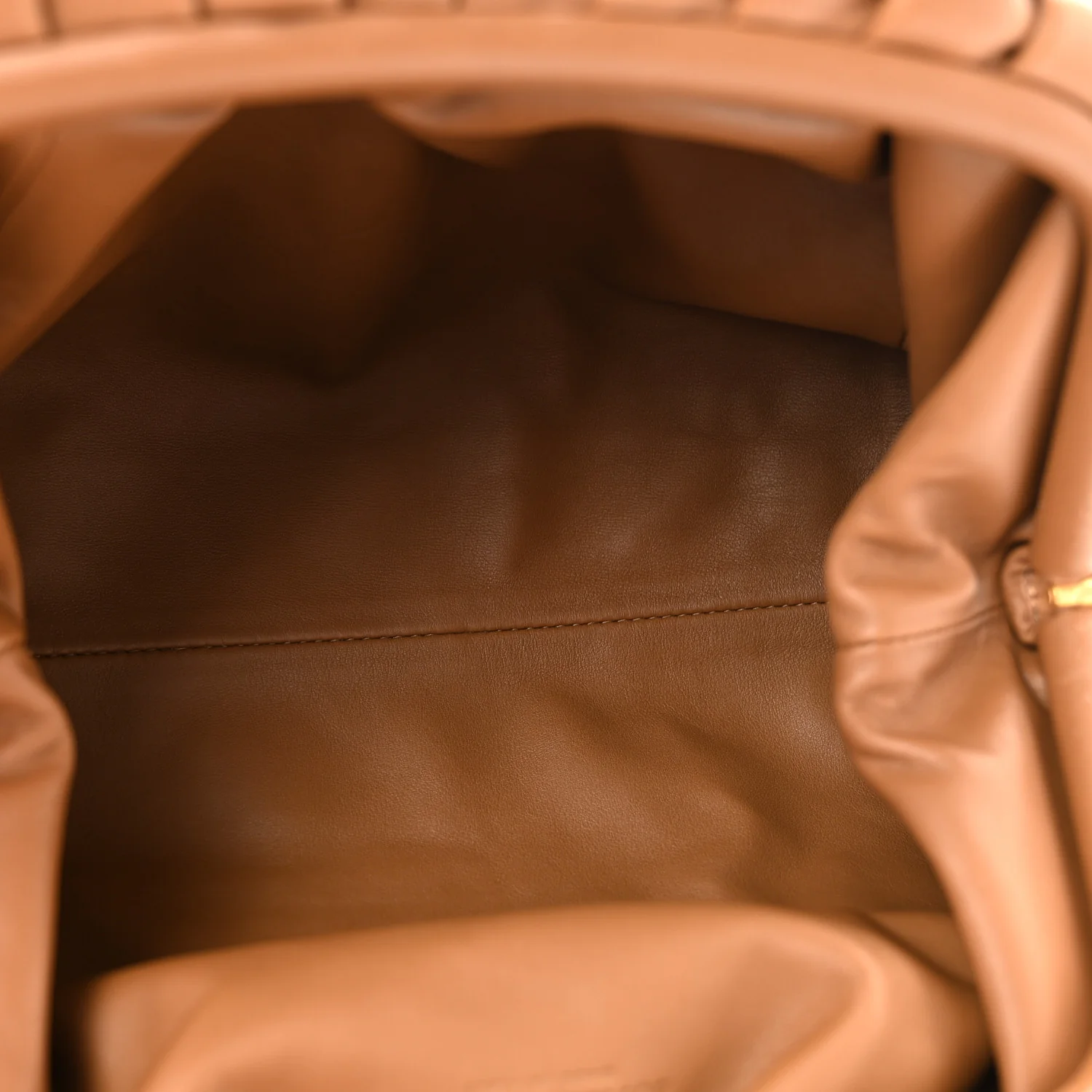 Smooth Butter Calf The Pouch Oversized Clutch Cammello - Top Club