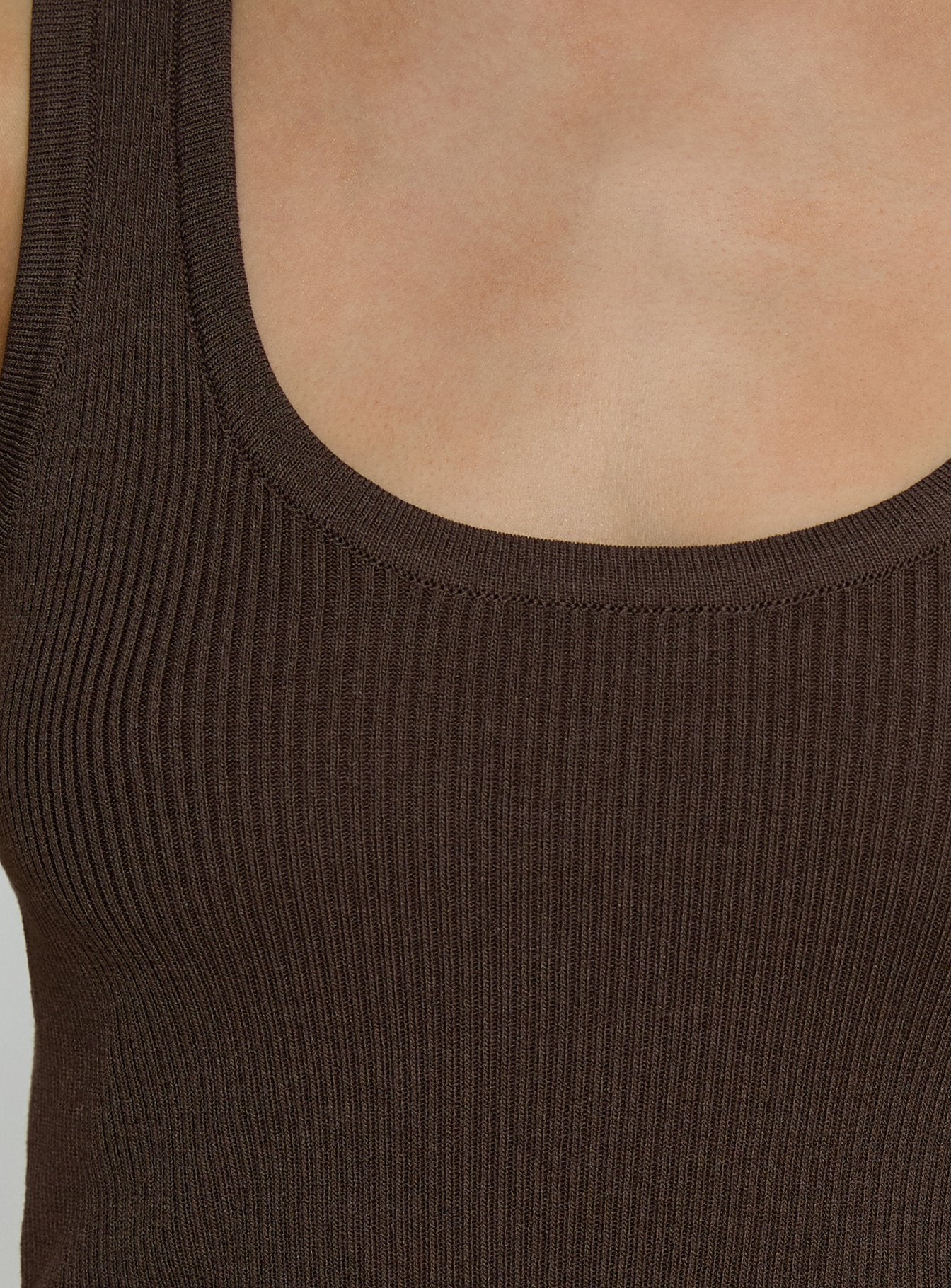 Kyrella Longline Tank Top Chocolate