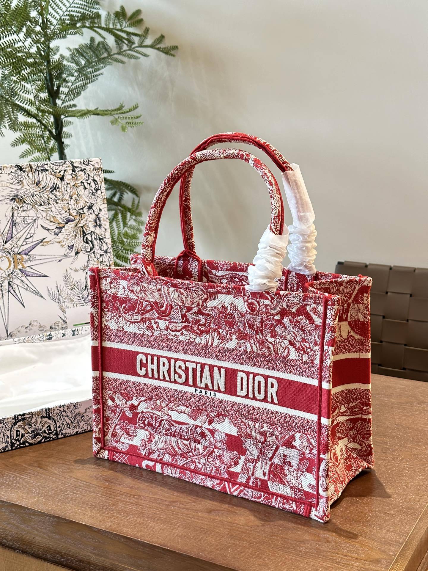 D new arrival tote bag size : 36 cm