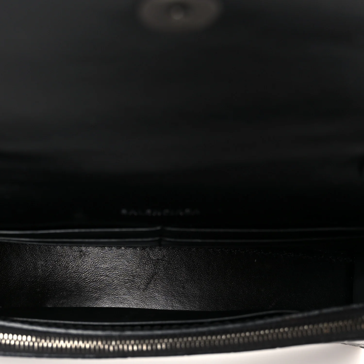 Shiny Calfskin Monochrome Crocodile Embossed Hourglass Chain Bag Black - Top Club