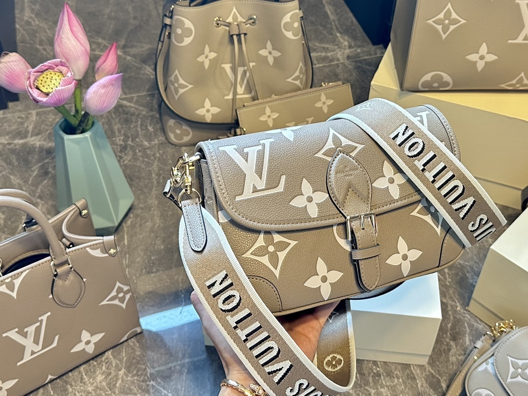Louis M45985 new arrival bag size: 24 x 15 x 9cm - Top Club
