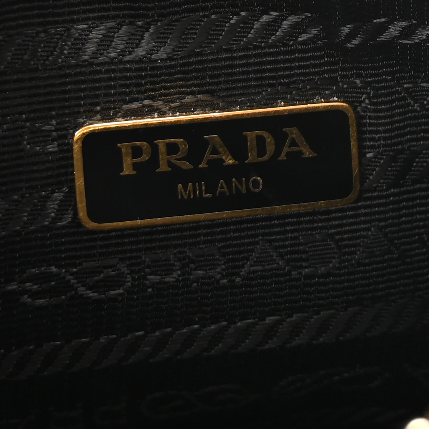 Saffiano Lux Re-Edition 2005 Shoulder Bag Black - Top Club