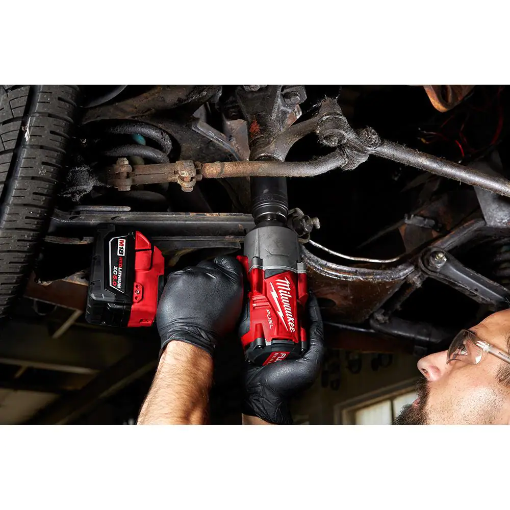 M18 FUEL 18V Lithium-Ionen Brushless Cordless 1/2 in. Impact Wrench w/Friction Ring Kit mit 5,0 Ah Batterie und Tasche