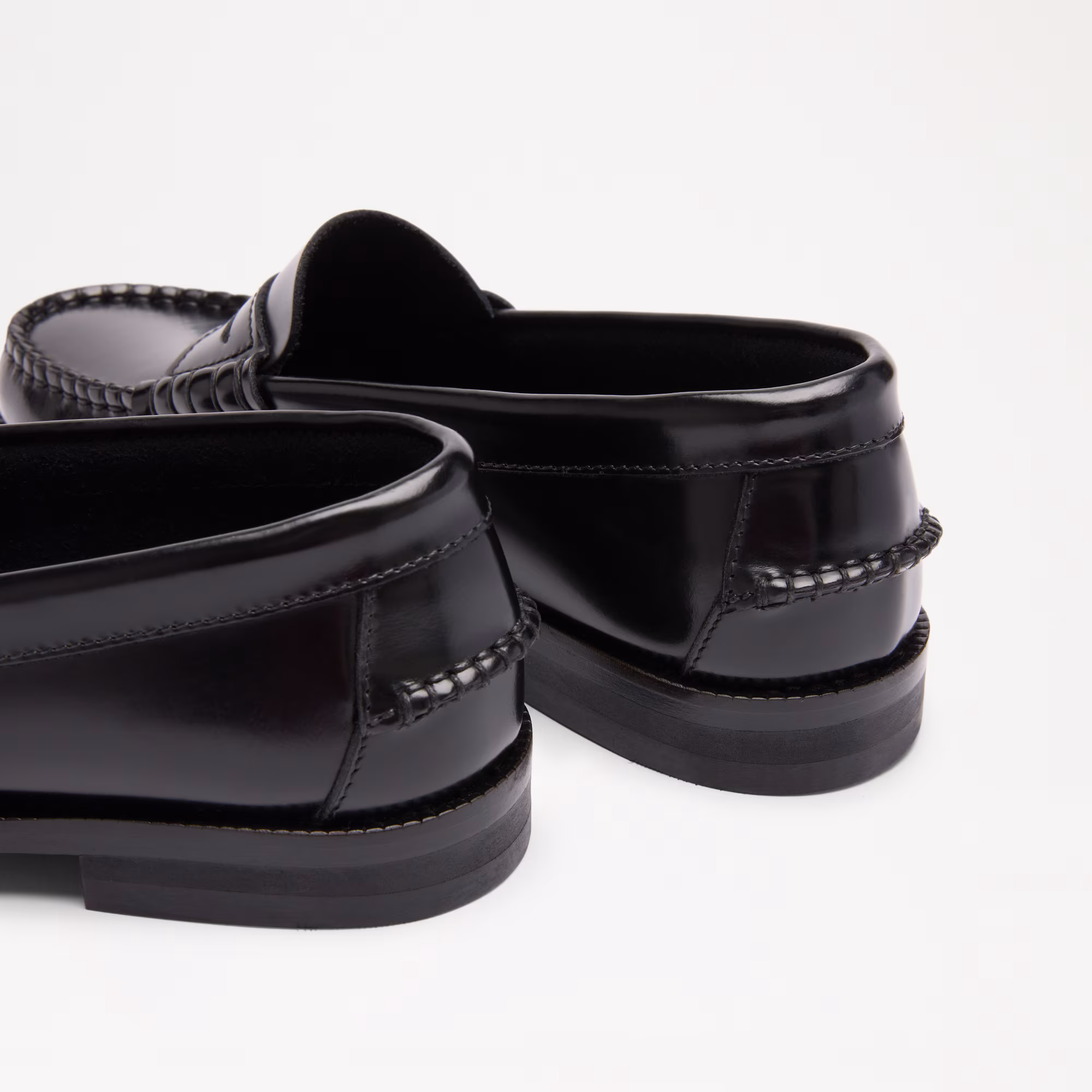 DartmoorMoccasin Saddle Loafer