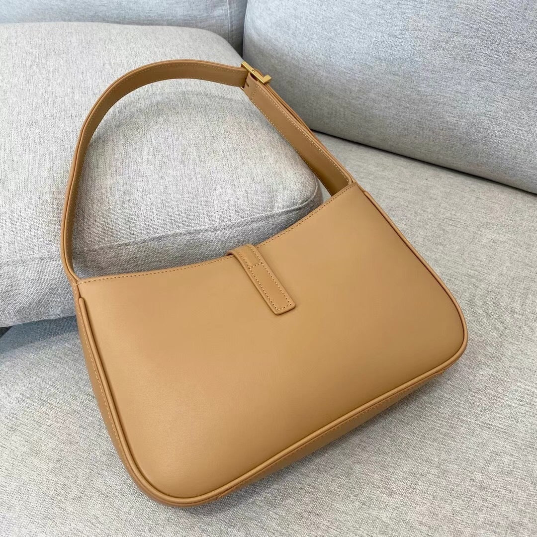 Y Le 5 A 7  Hobo Bag - Top Club
