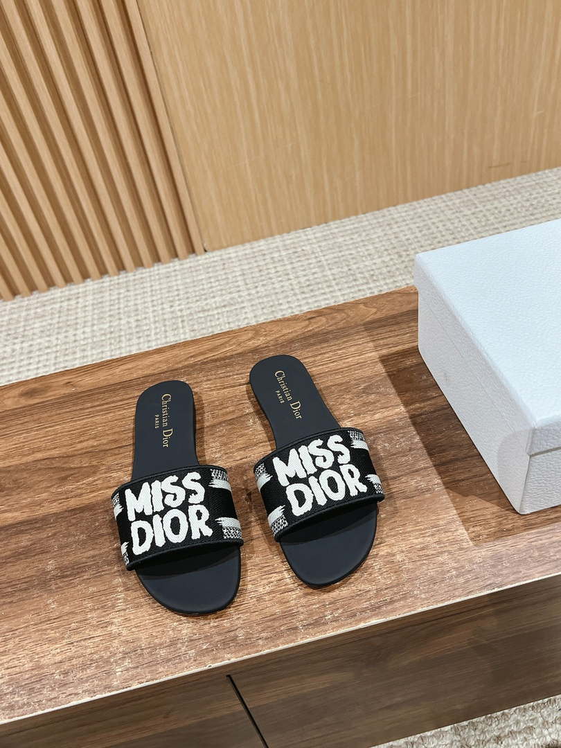Dior KCO109EZO Dway Slide Embroidered Cotton Miss Dior Allover Motif Shoes D82991 - Sneaker Replica Workshop
