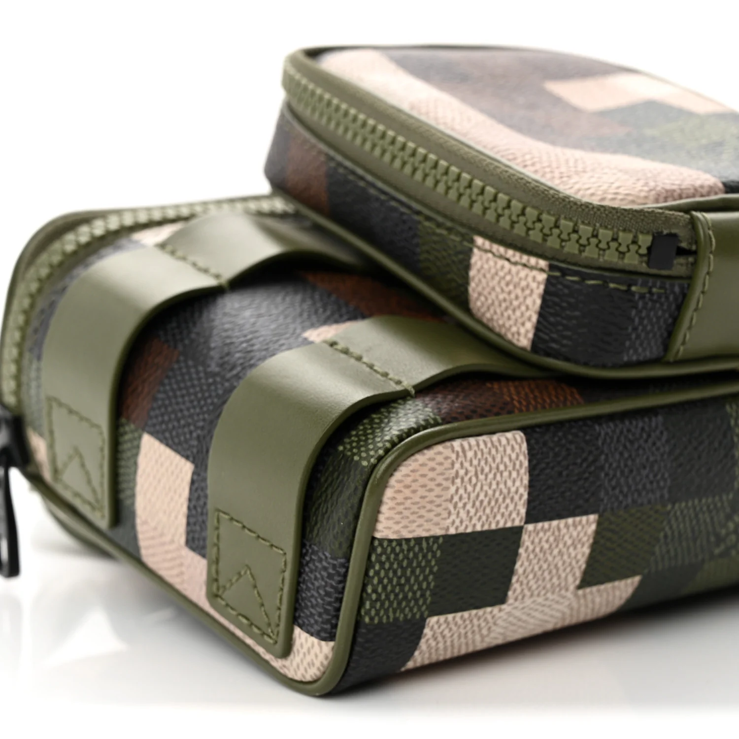 Damoflage LV Trail Wearable Wallet Green - Top Club