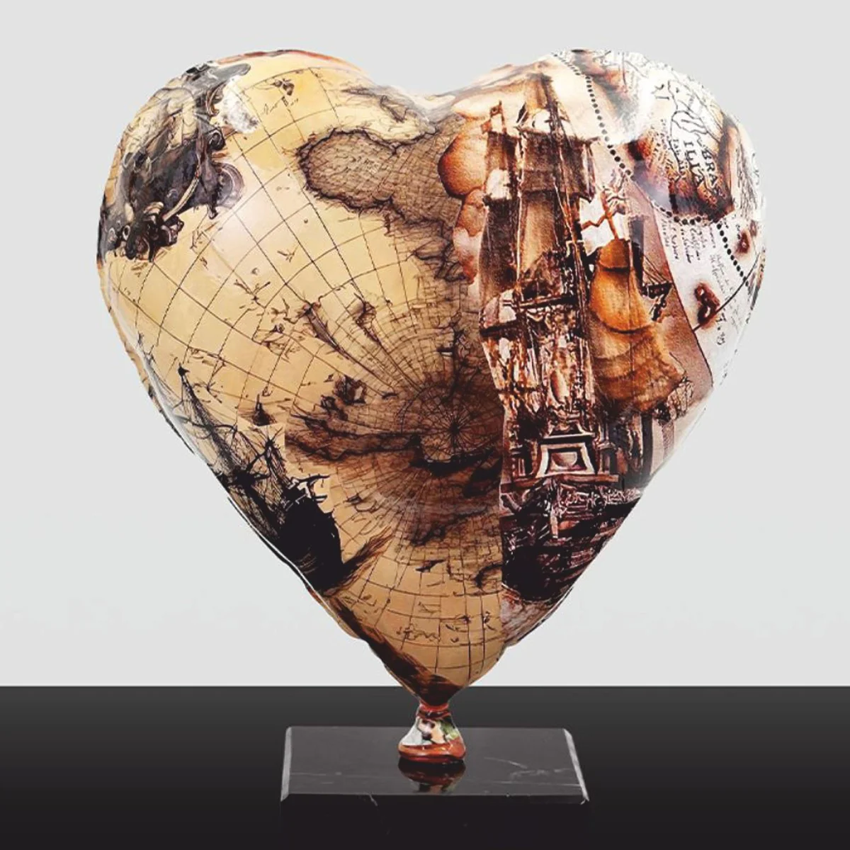 Decorative balloon in heart shape beige / brown H. 30 cm - living room decoration