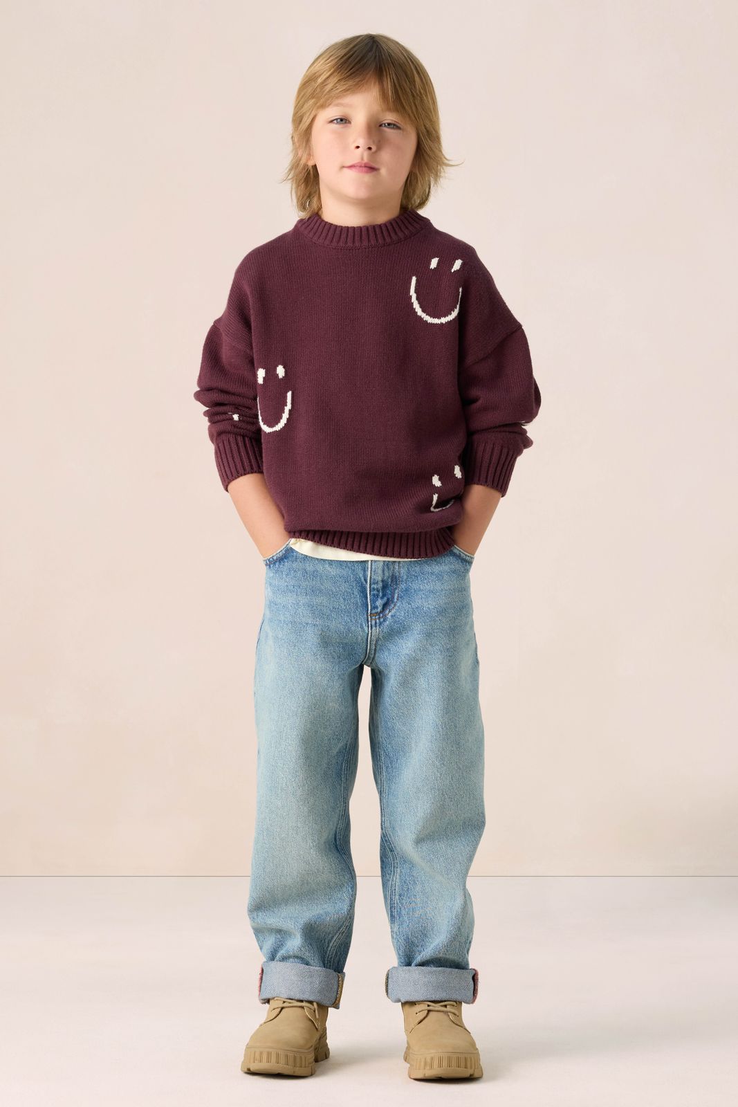 Donkerbruine sweater met smileys