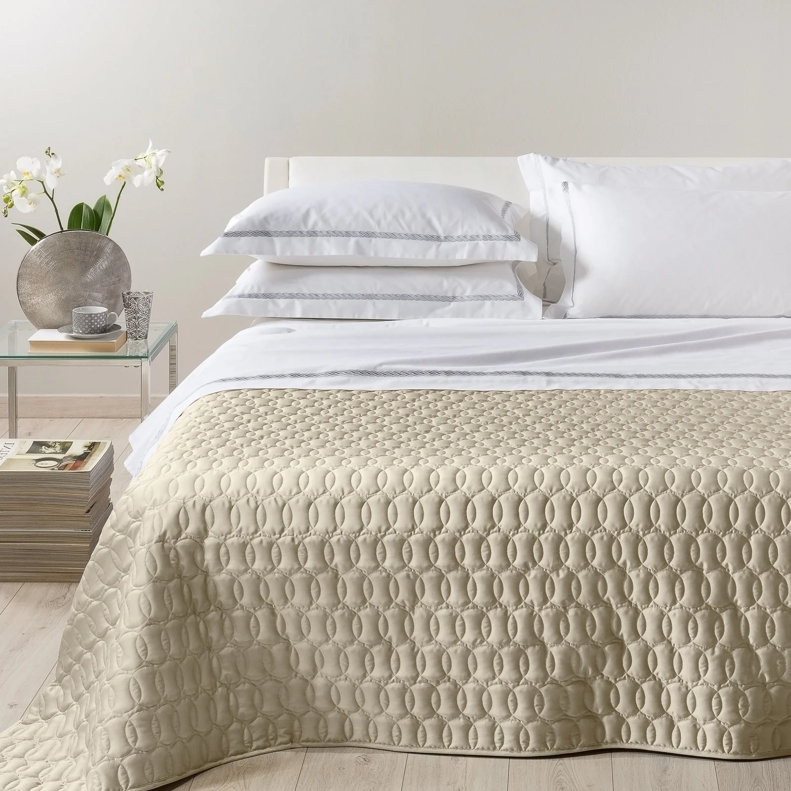 Cotton razed quilted cotton dreaming Dreaming