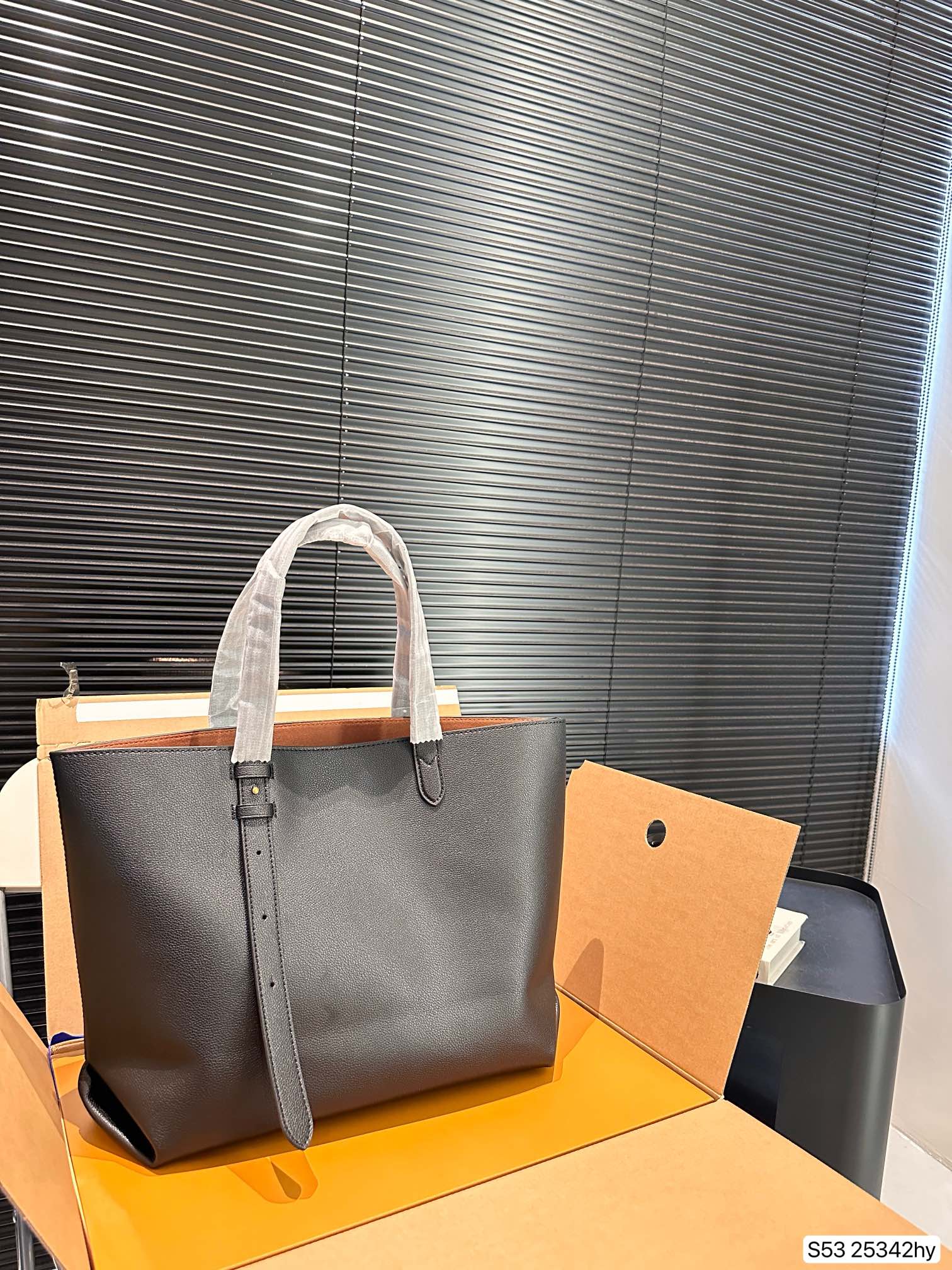 Louis new arrival lock hobo tote bag size��47 * 31 cm - Top Club