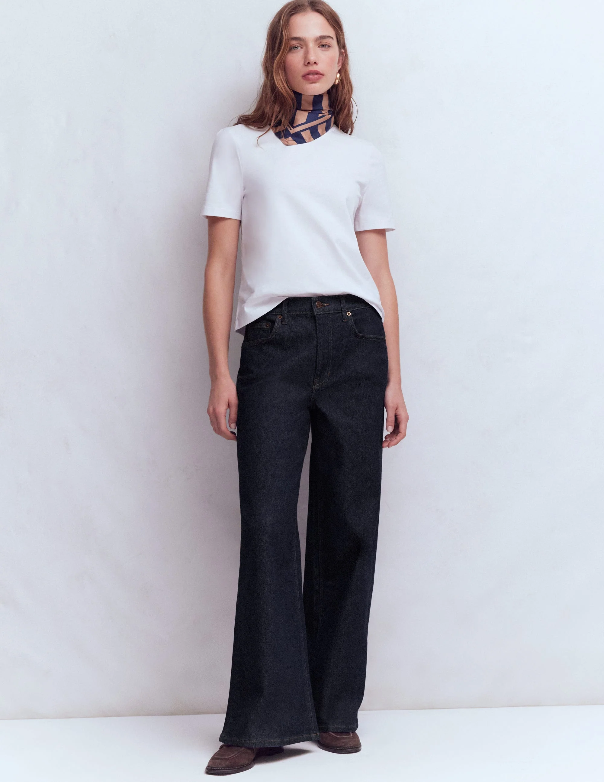 Hoch geschnittene Jeans mit weitem Bein-Indigo Waschung