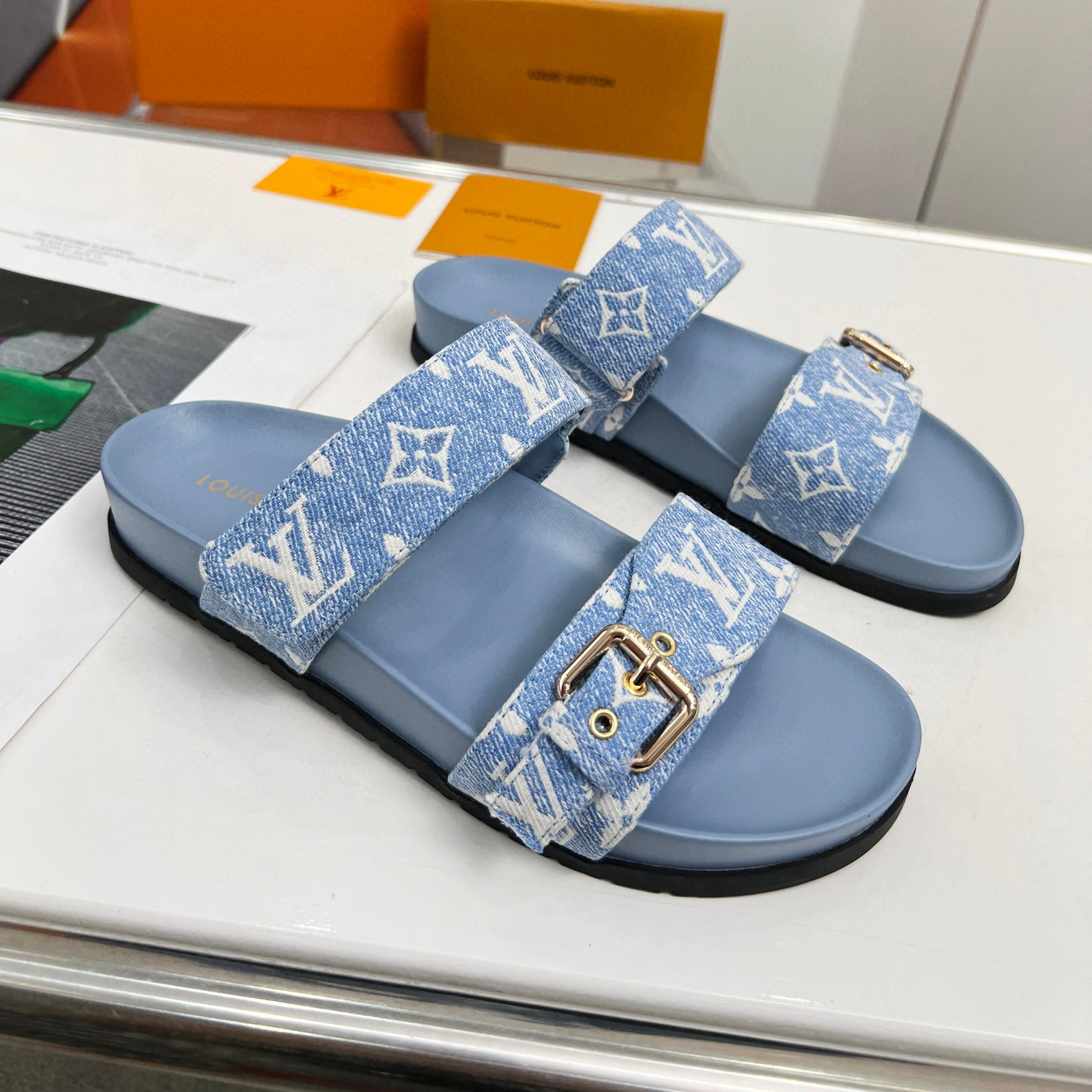 Louis Vuitton LV Bom Dia Fashion Flip-flops Slide Sandal (Replica) - Sneaker Replica Workshop