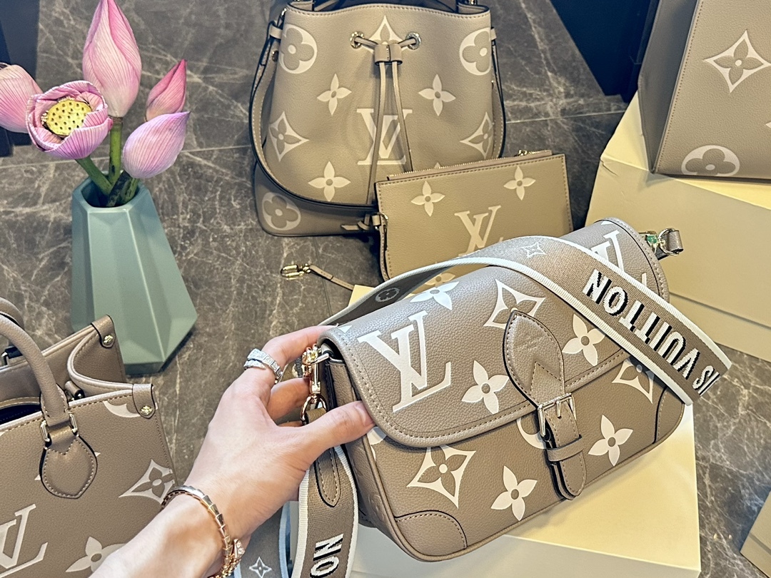 Louis M45985 new arrival bag size: 24 x 15 x 9cm - Top Club