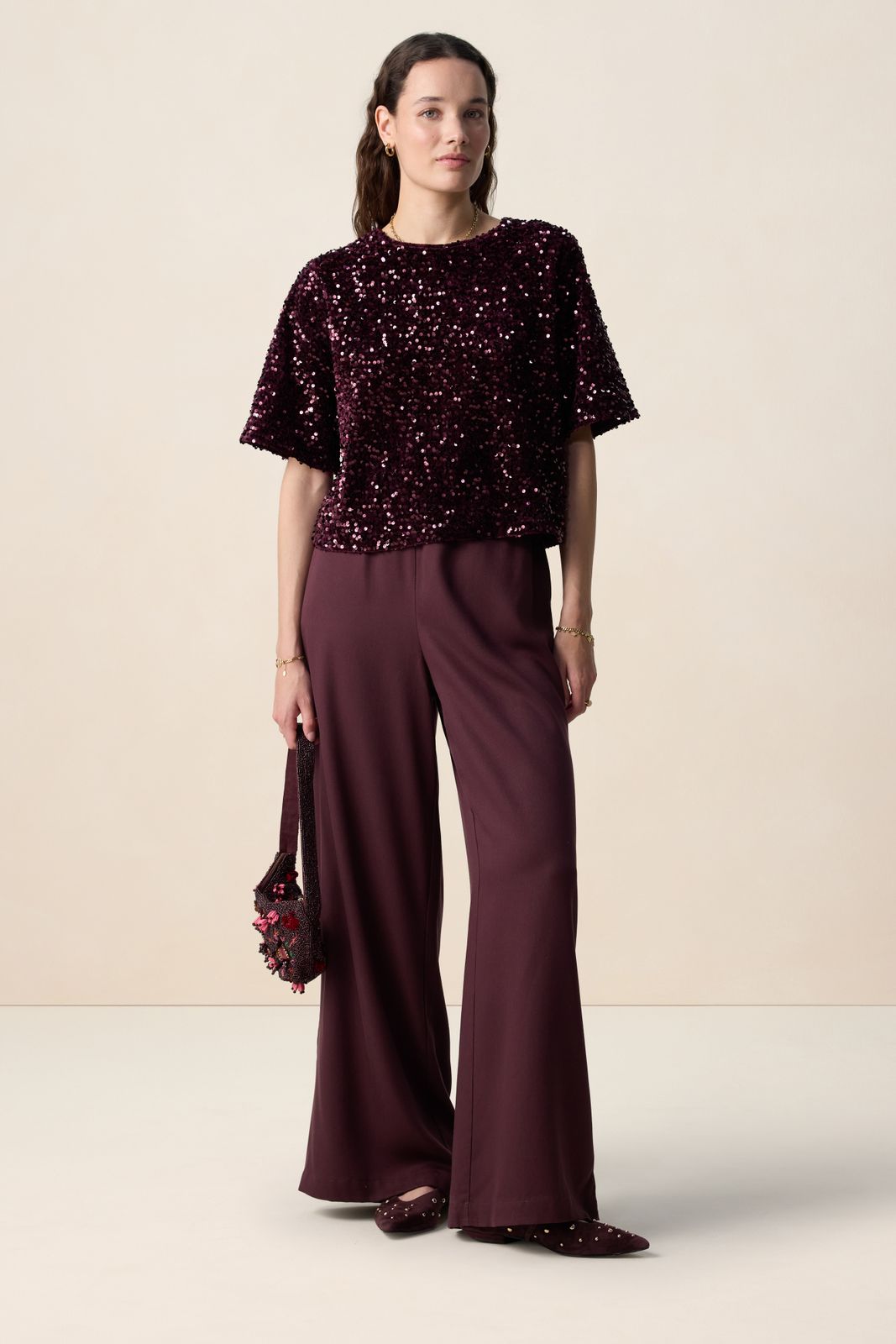 Donkerrood t-shirt met pailletten