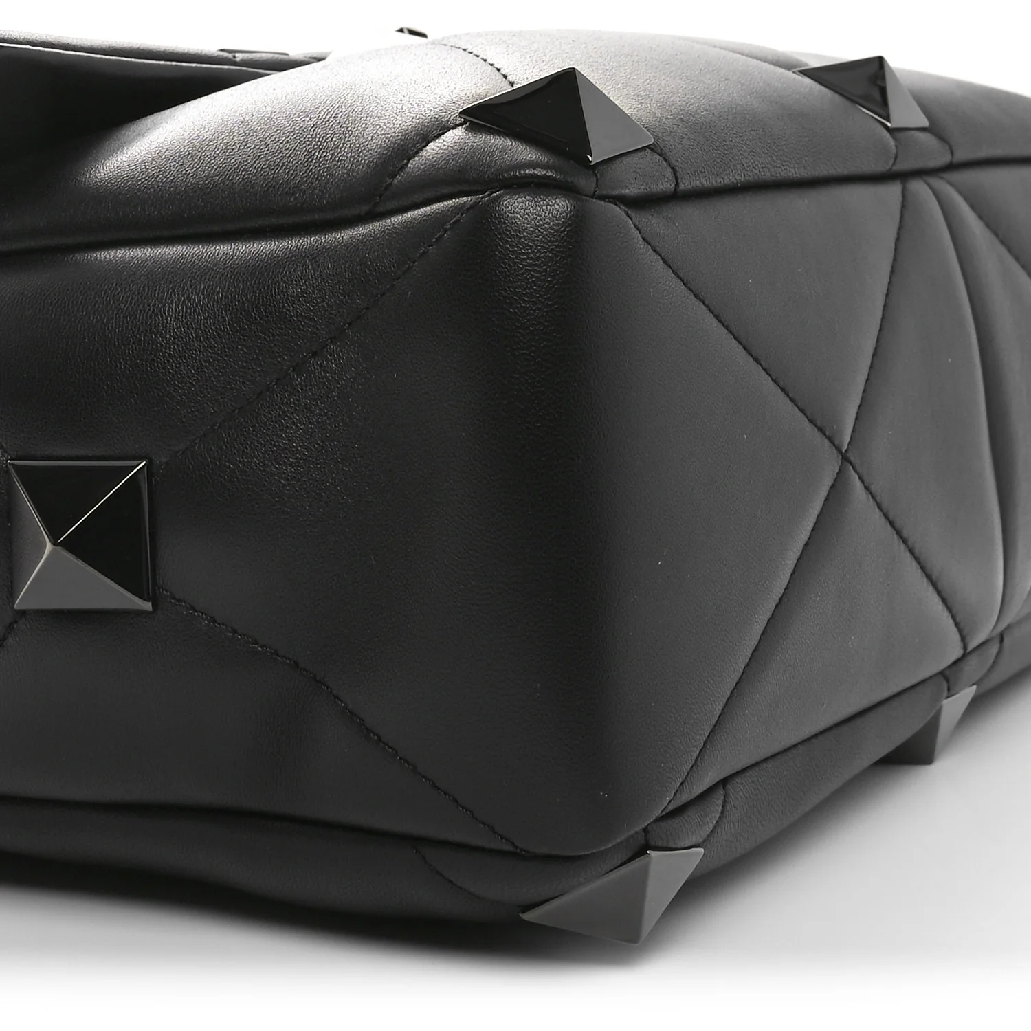 Nappa Monochrome Large Roman Stud Shoulder Bag Black - Top Club