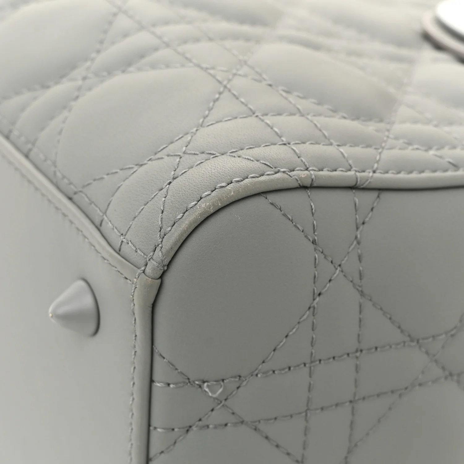 Ultra Matte Calfskin Cannage Medium Lady Dior Grey Stone - Top Club