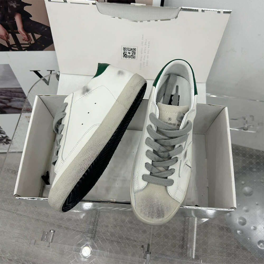 Golden Goose Sneakers - Top Club