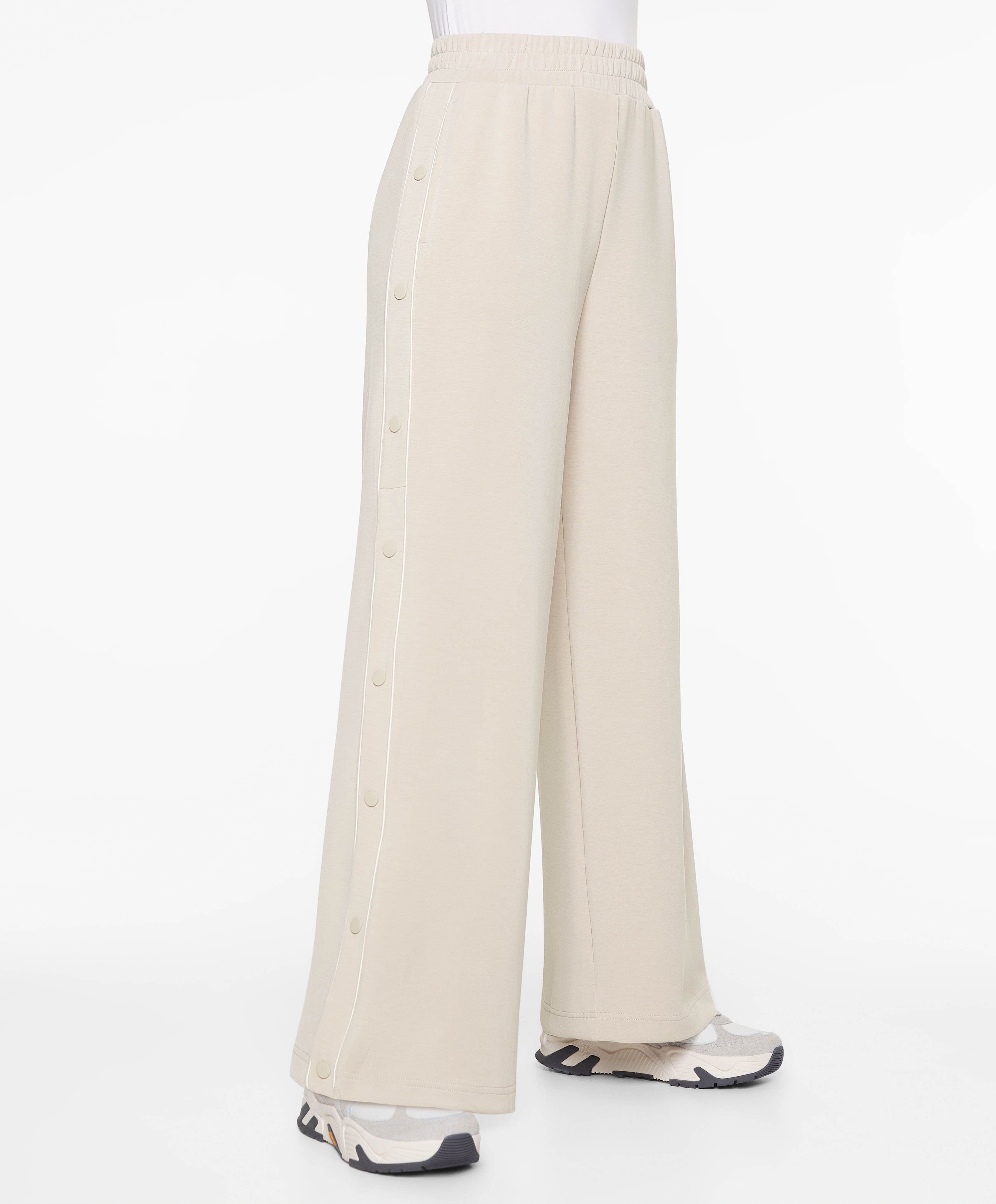 OYSHO Soft-touch wide, straight-leg trousers with modal and buttons