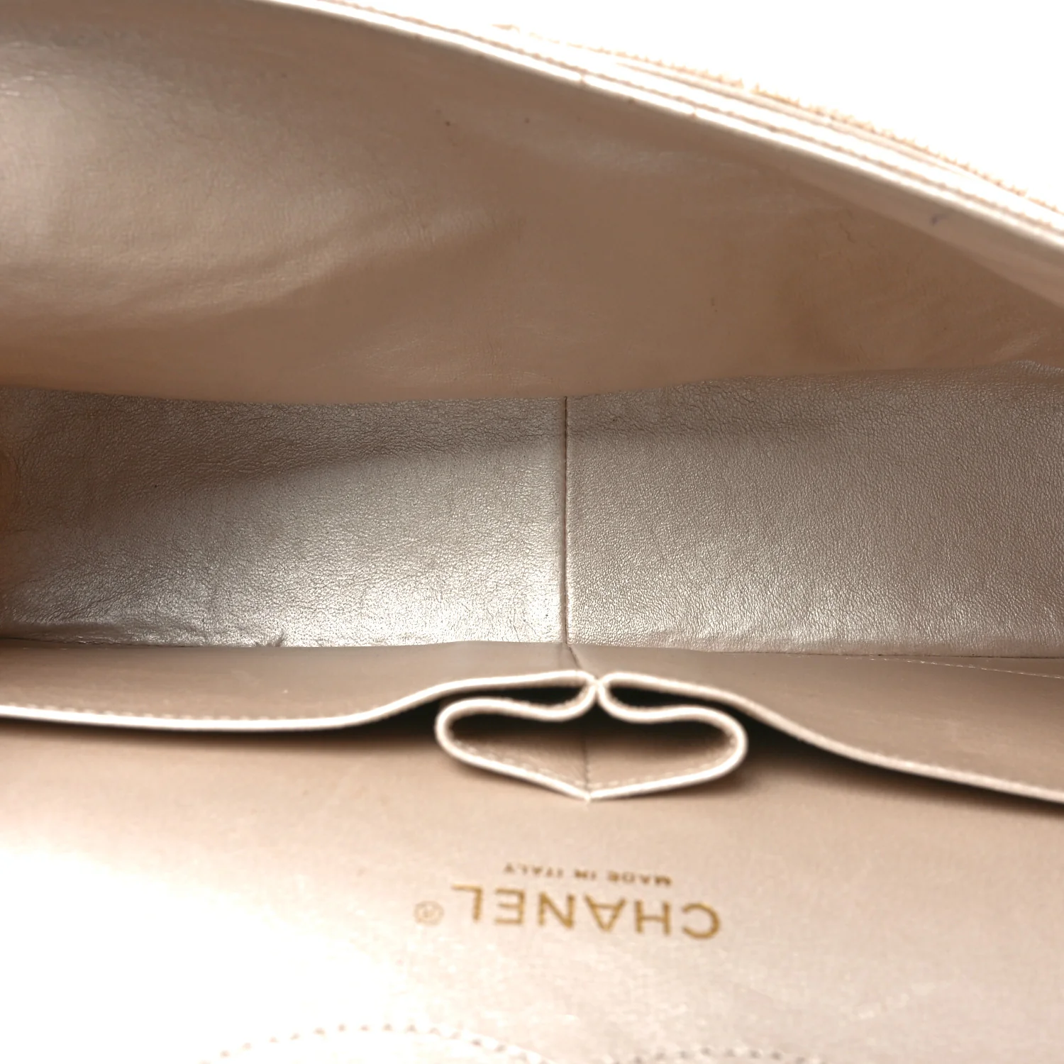 Iridescent Caviar Quilted Jumbo Double Flap Beige - Top Club