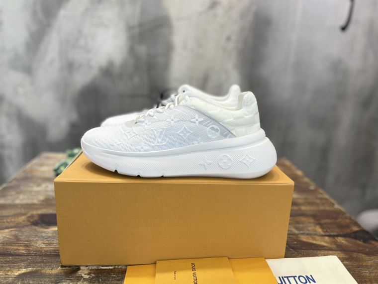 LOUIS VUITTON SHOW UP SNEAKER   LVS088 - Sneaker Replica Workshop