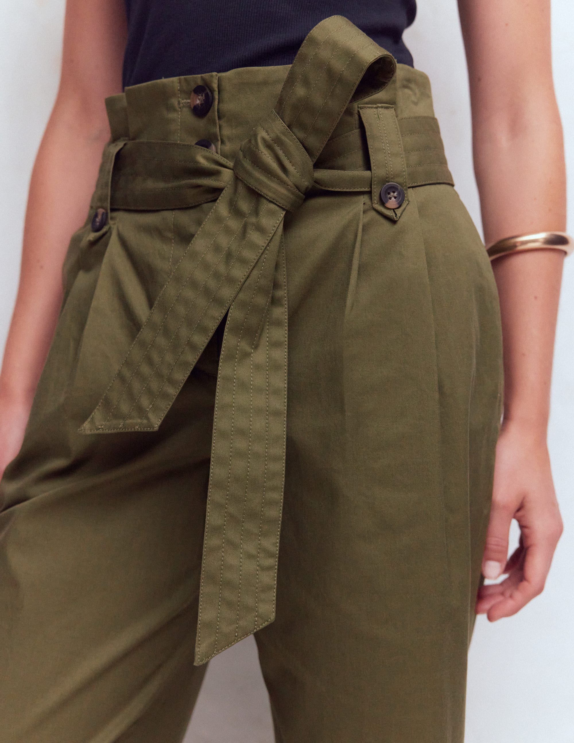 Hose mit Paperbag-Bund-Waldgrün