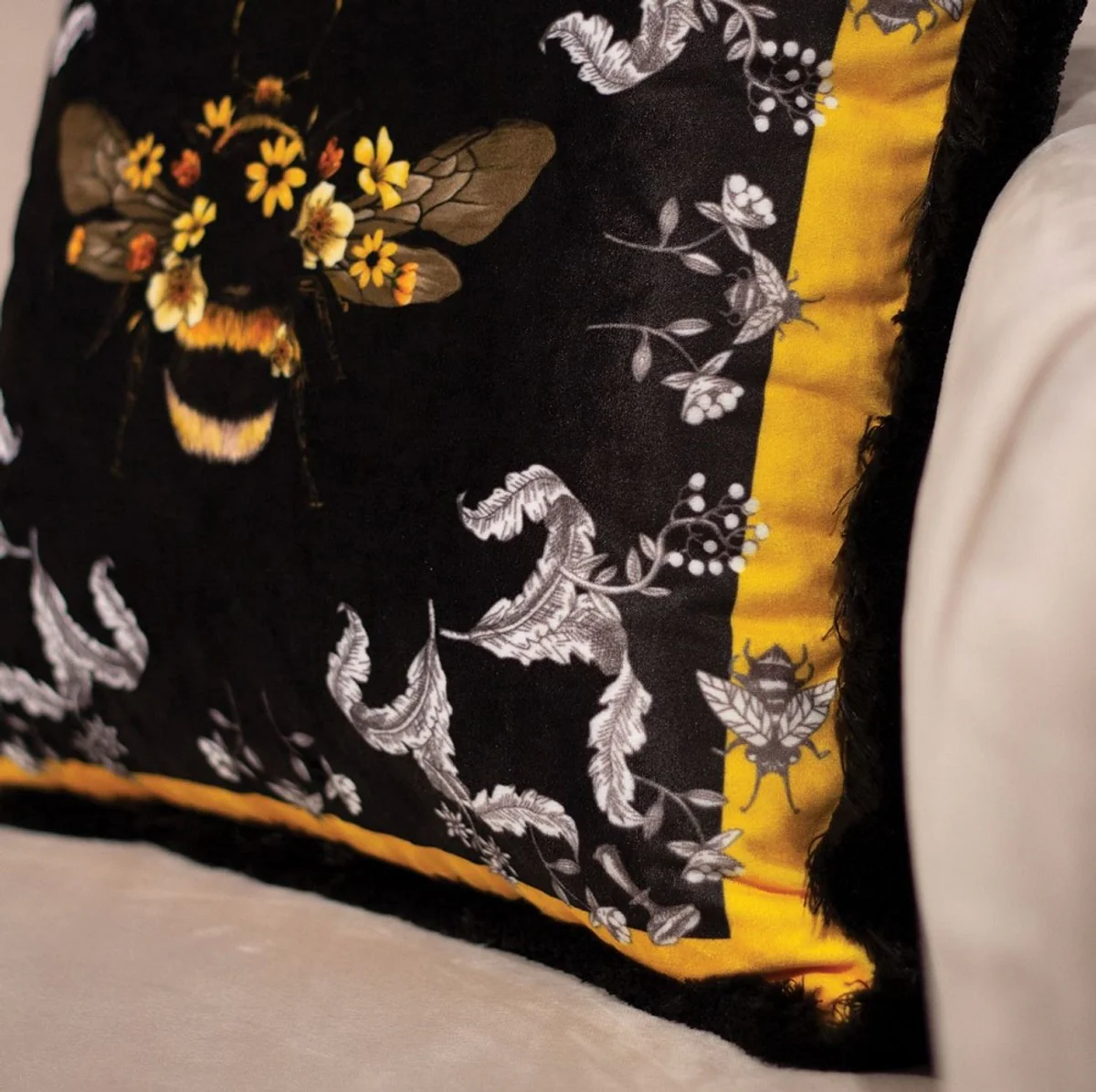 Luxury decorative cushion bumblebee & flowers multicolored / black 45 x 45 cm - printed velvet cushion with fringes - luxury decorative accessories