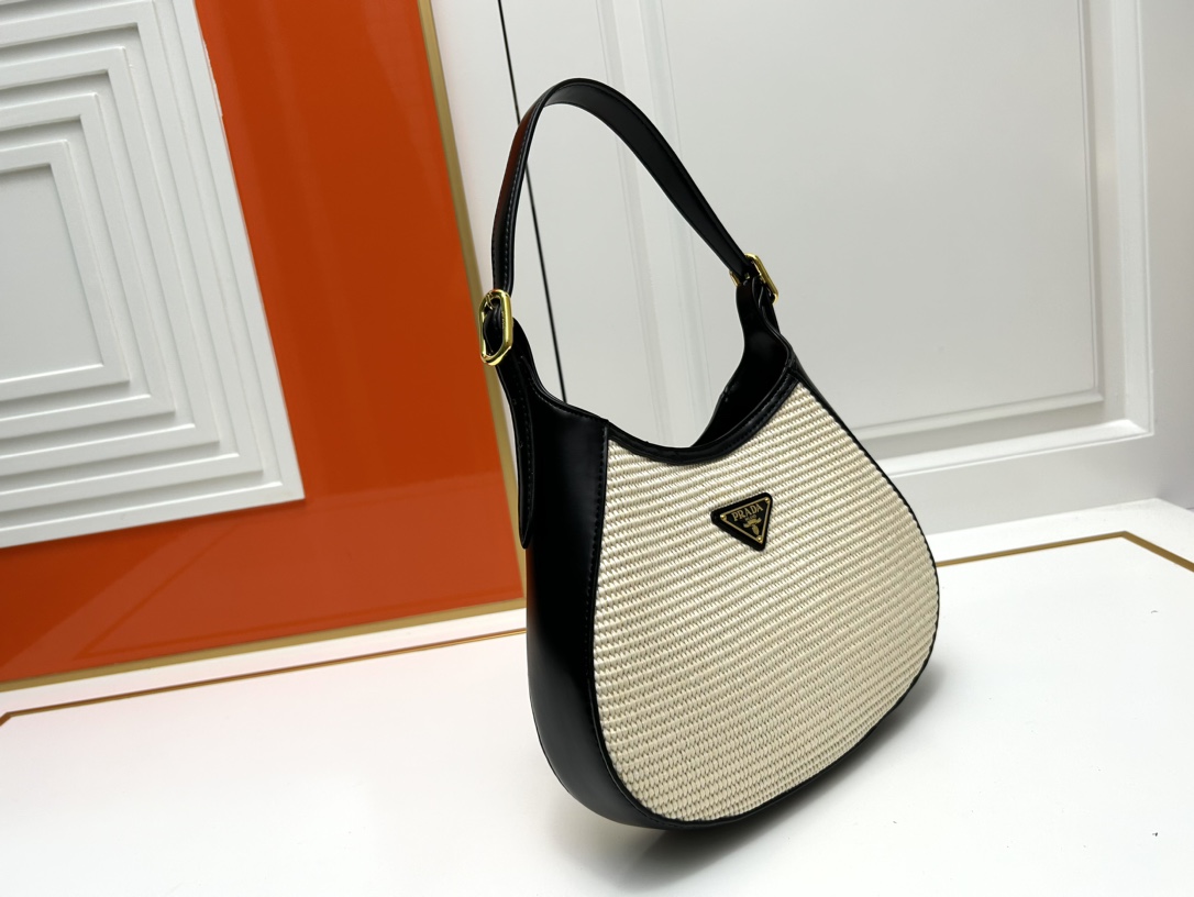 Pra new arrival women bag size : 28-22-5cm - Top Club