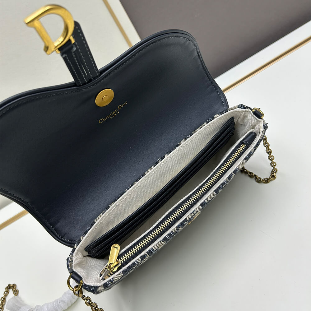 Medium Saddle Pouch with Chain - Top Club