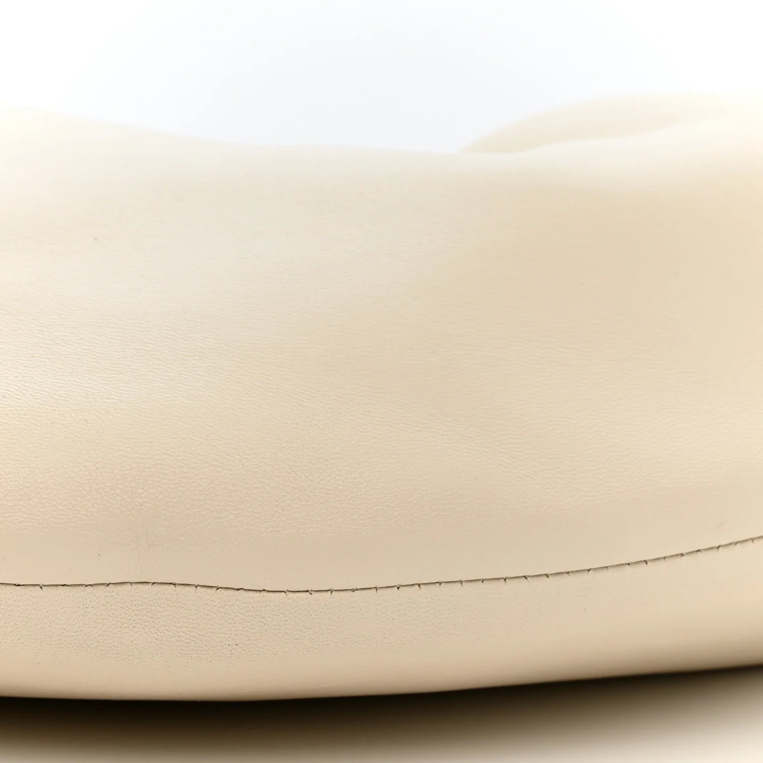 Calfskin Medium Olivia Hobo Off White - Top Club