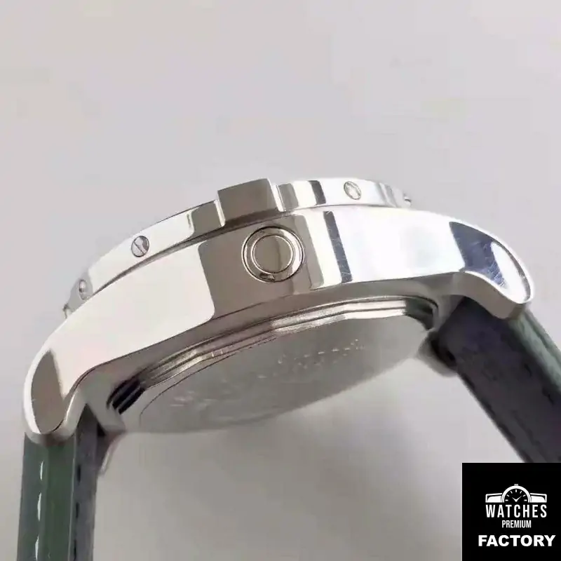 Breitling Avenger II Seawolf A1733110 / BC30 / 435X / A20BASA.1 Green Leather Strap GF Factory Black Dial