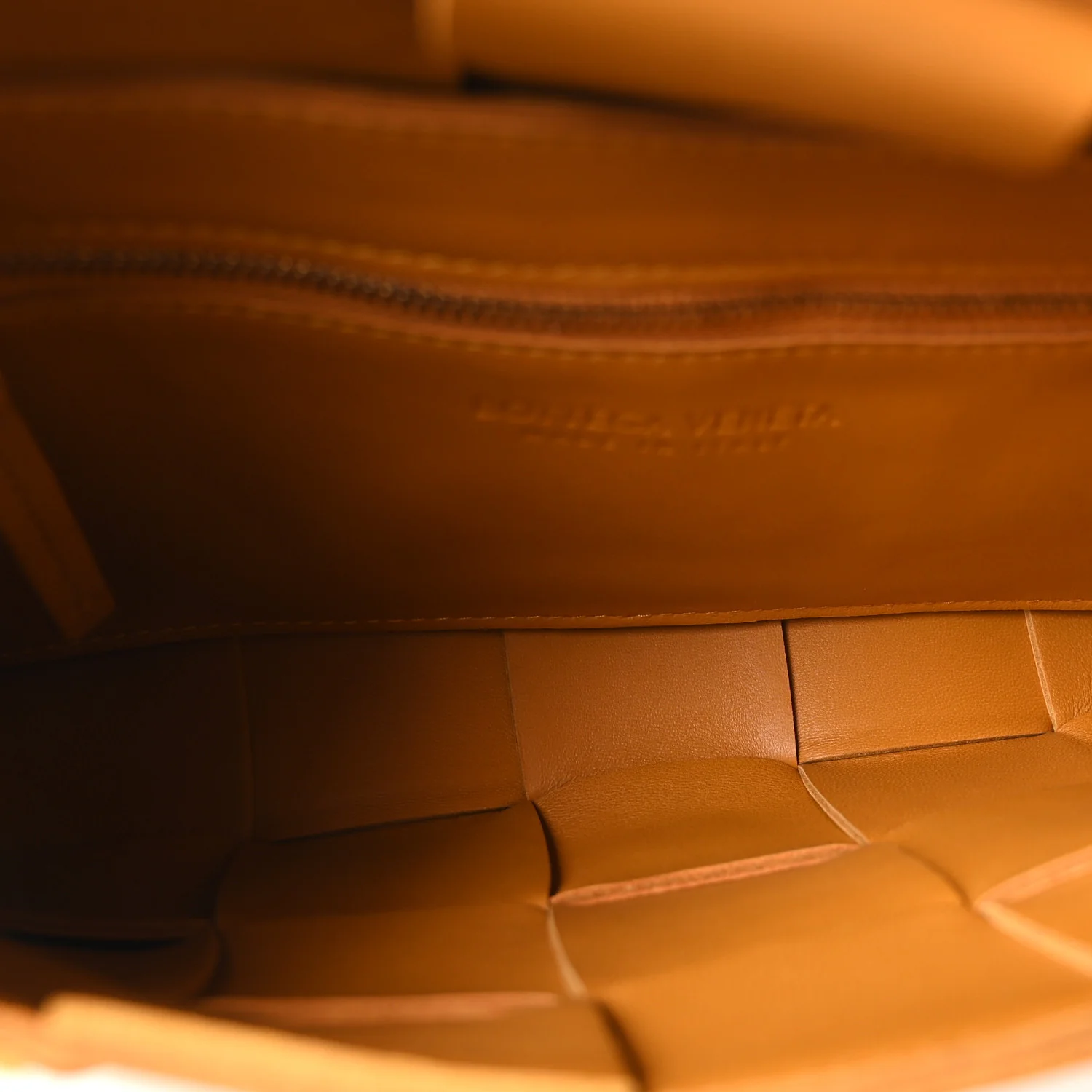 Lambskin Maxi Intrecciato Small Cassette Crossbody Bag Clay - Top Club