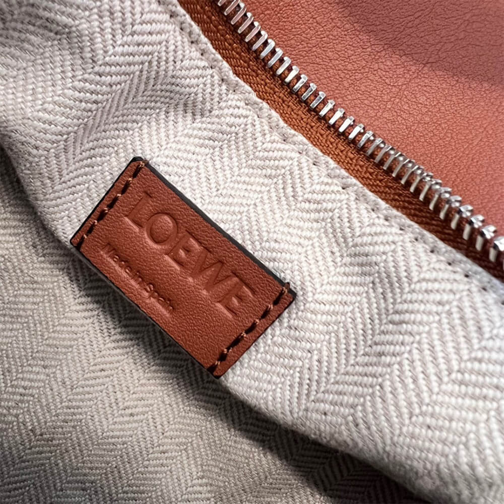 LOEWE Small Puzzle Bag - Top Club