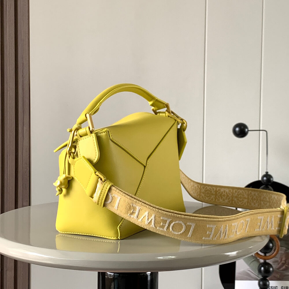 LOEWE Small Puzzle Bag - Top Club