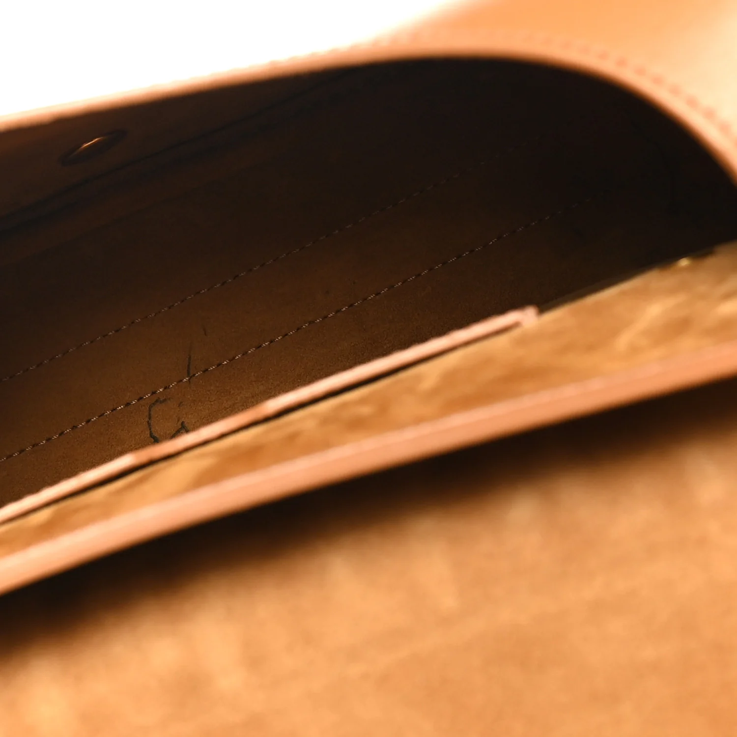 Box Calfskin Medium Bobby Flap Camel - Top Club