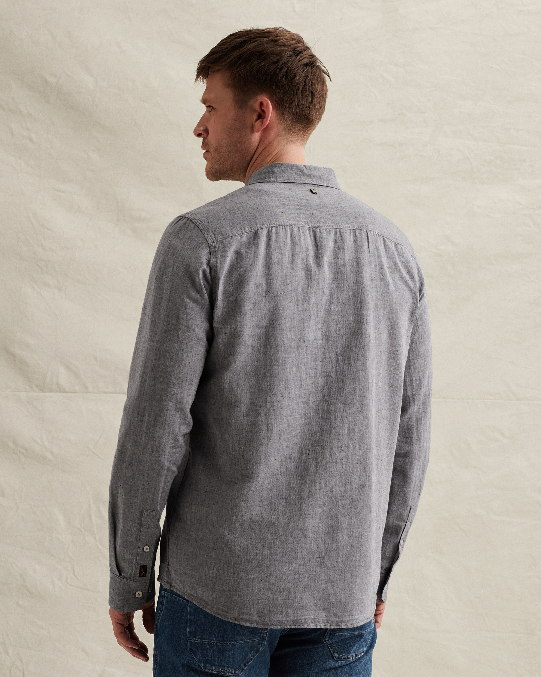 Cotton/linen shirt with embroidered logox