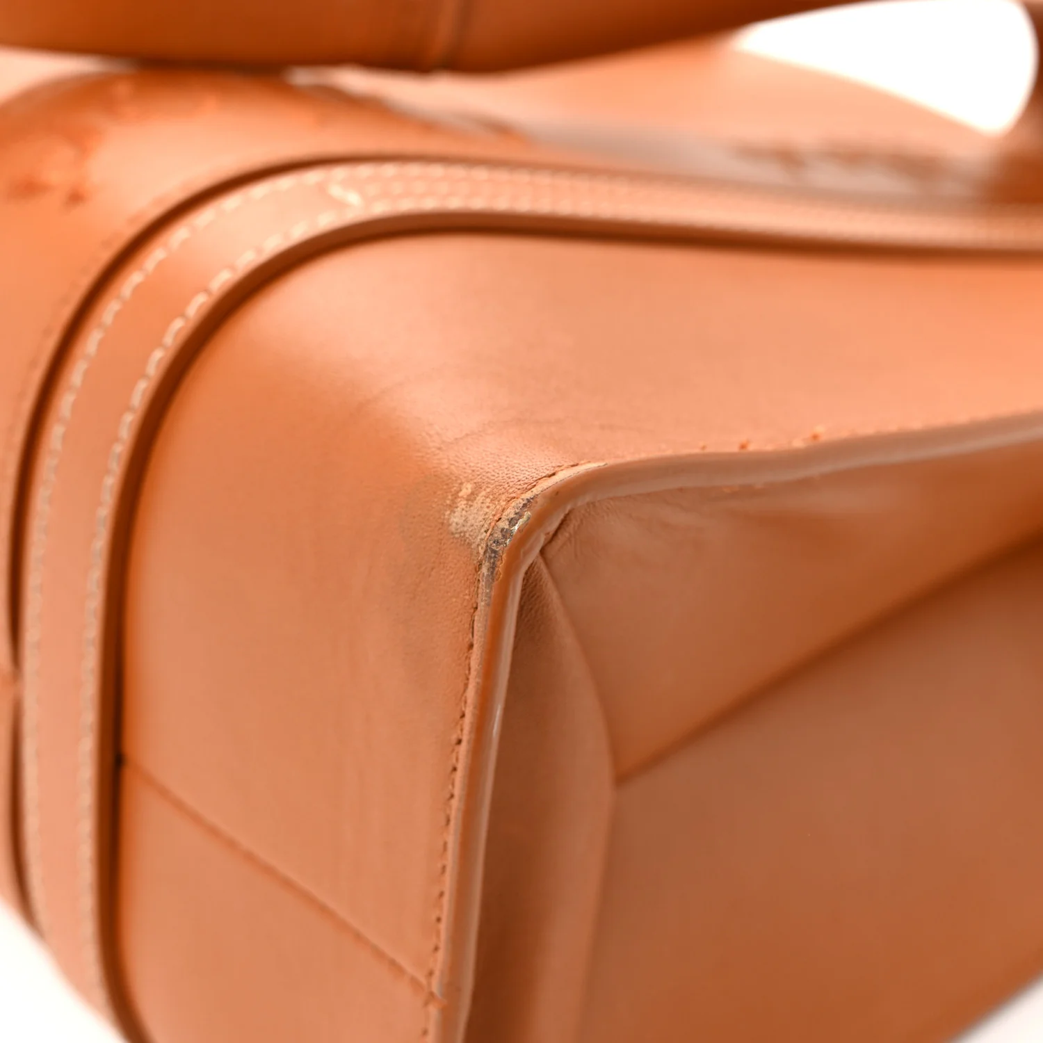 Calfskin Medium Woody Tote Caramel - Top Club