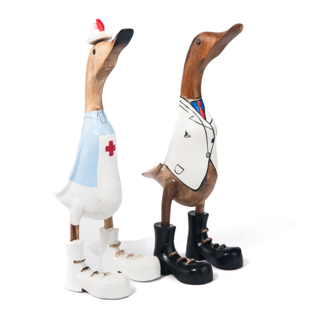Set houten eenden dokter en zuster