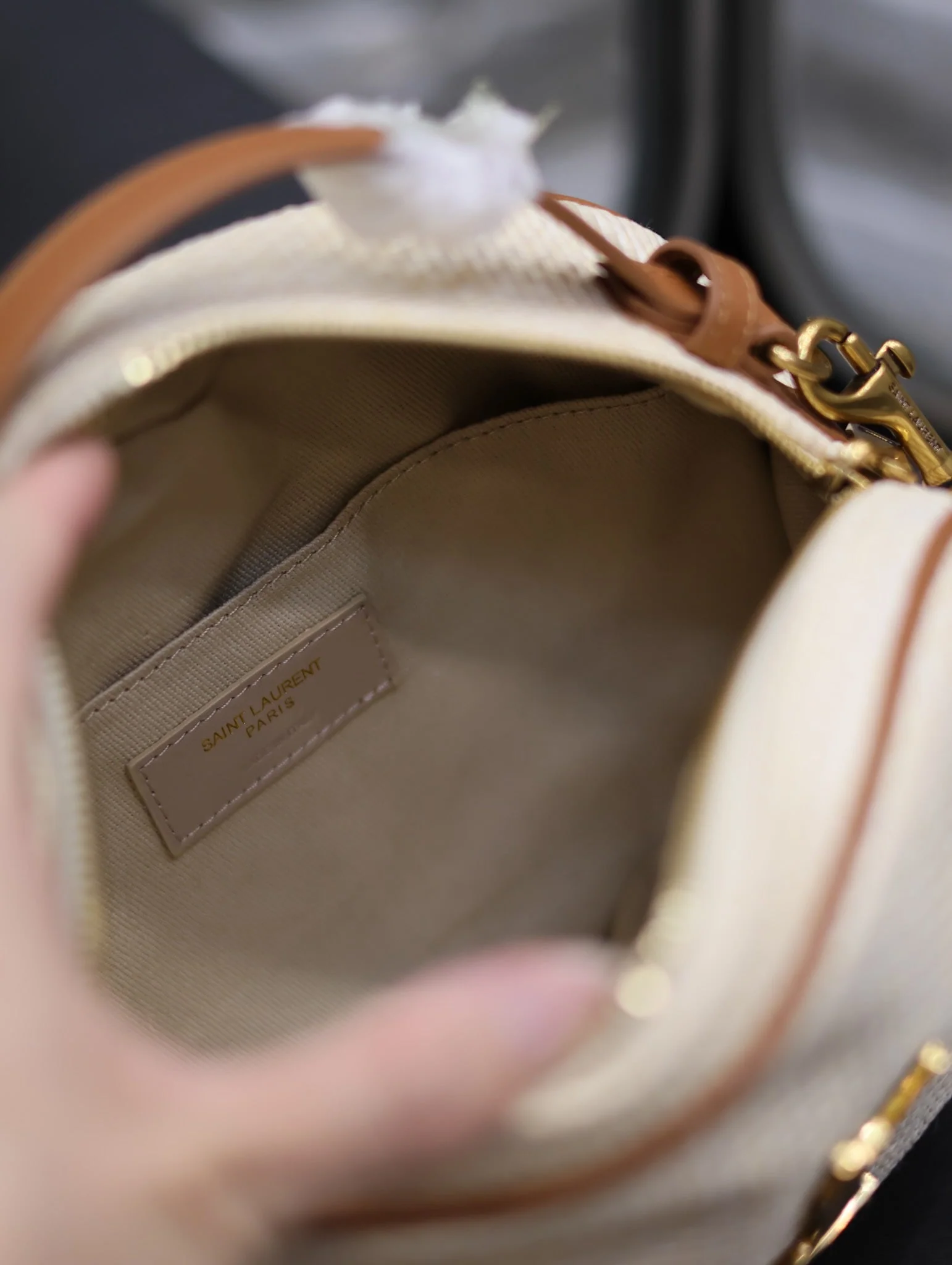 YSL Leather-trimmed raffia shoulder bag - 22��16.5��6cm - Top Club