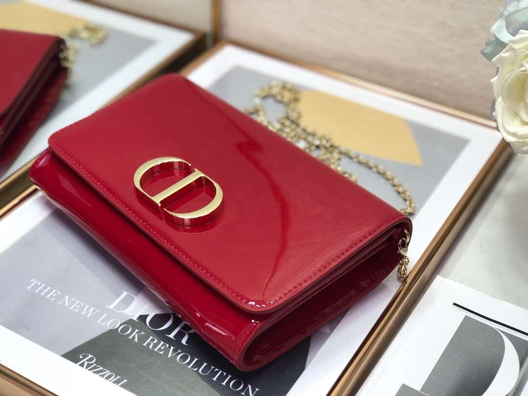 D 30 Montaigne Wallet On Chain In Red Patent Calfskin - Top Club