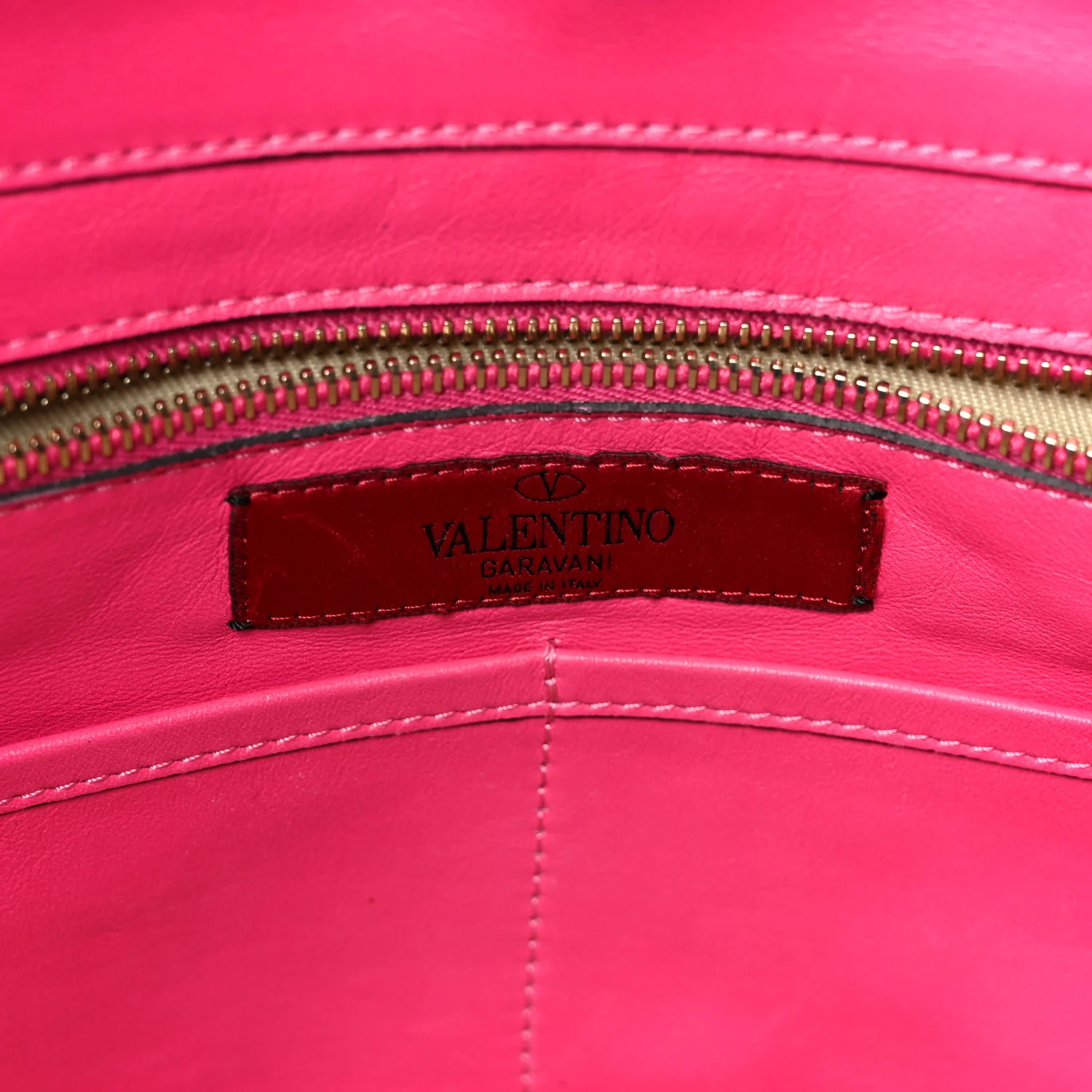 Vitello Medium Rockstud All Over Tote Pop Fuxia - Top Club