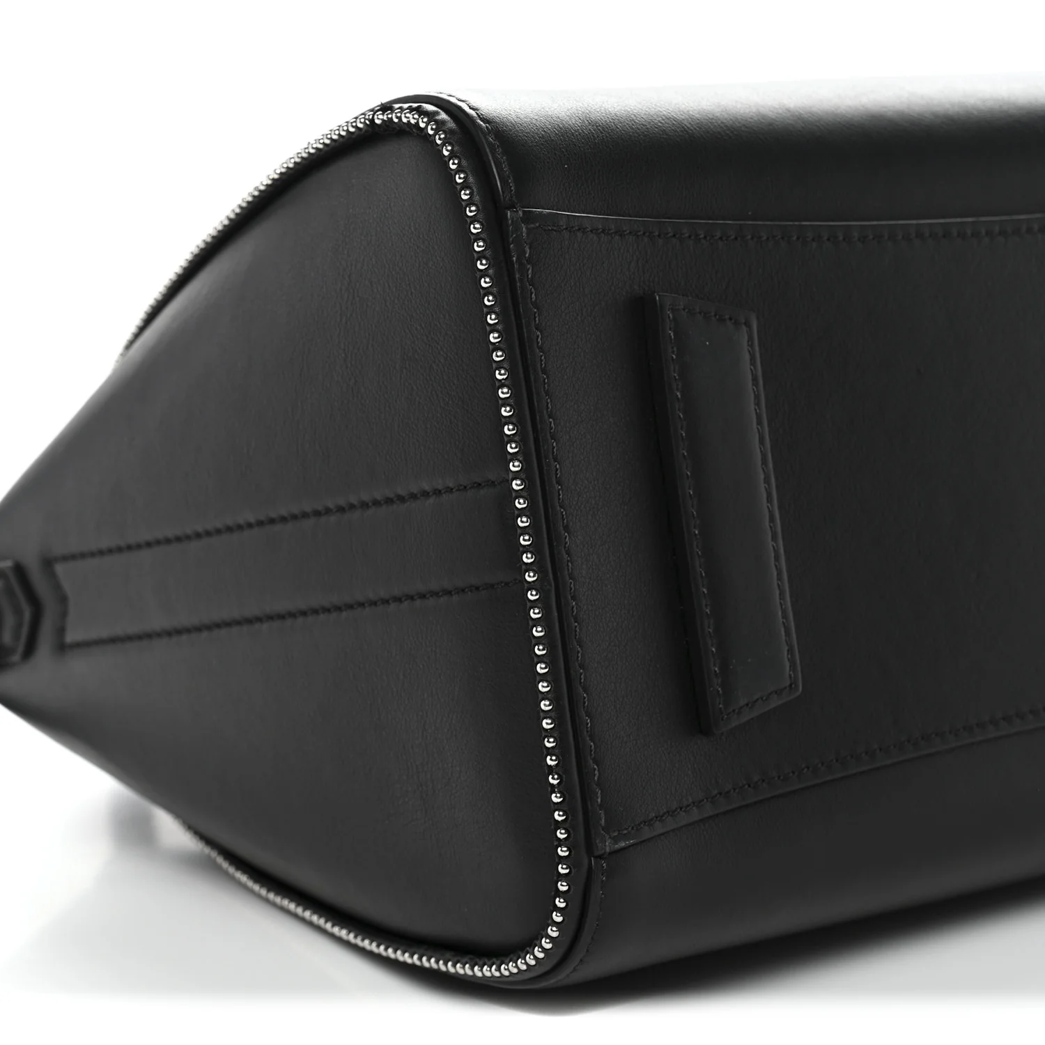Calfskin Small Studded Antigona Black - Top Club